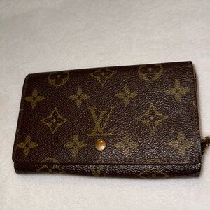 Authentic Louis Vuitton monogram Tresor wallet